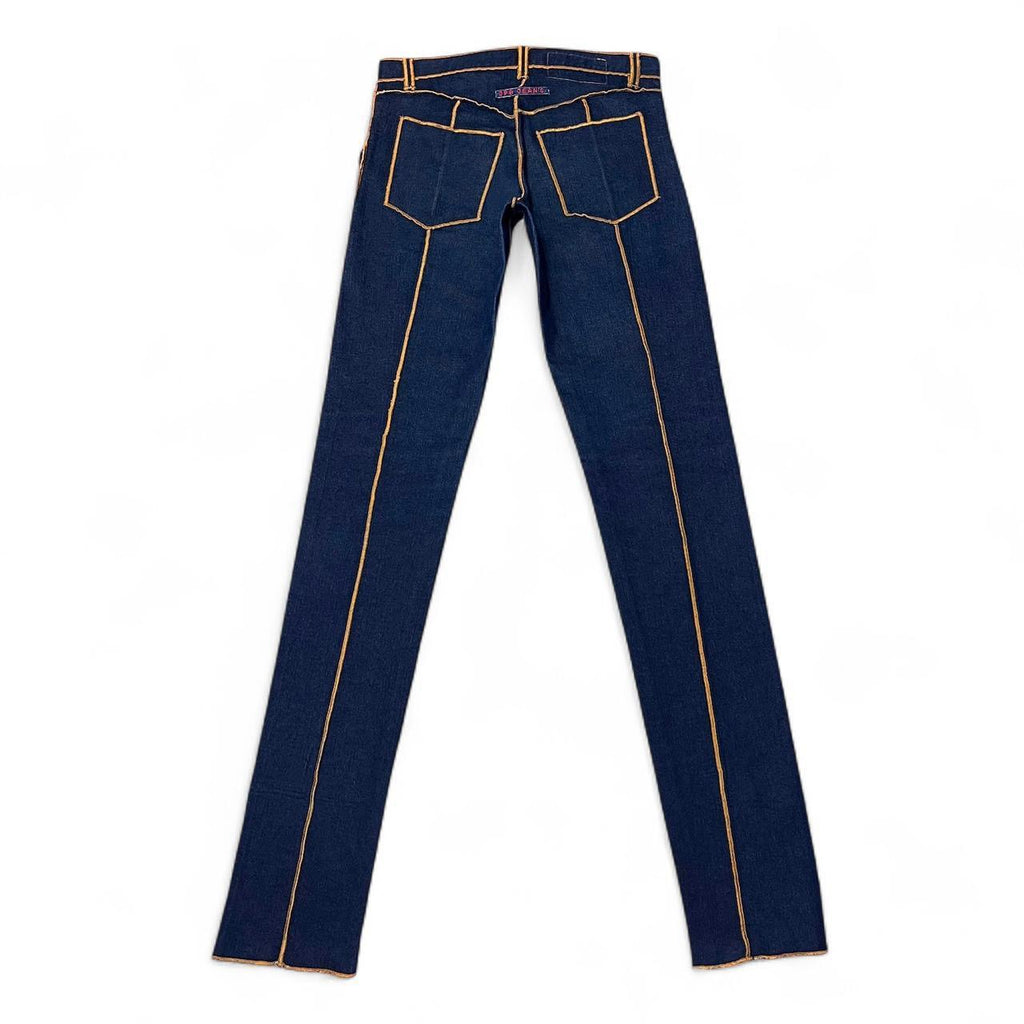 Indigo jeans with accent seams