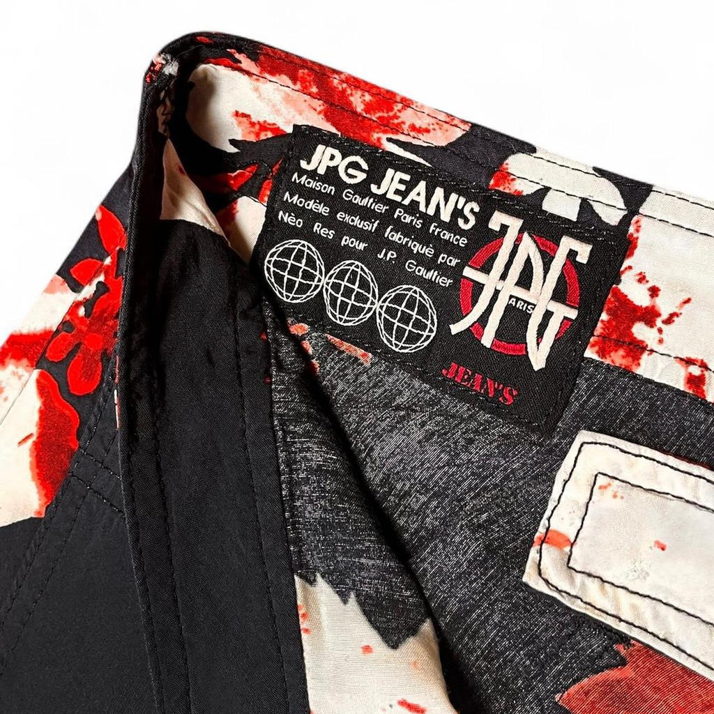 Black and red flower shadow trousers